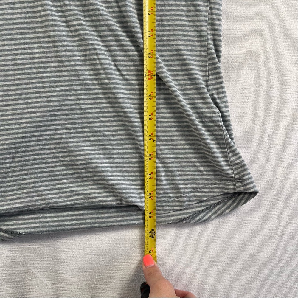 KUHL Striped Short Sleeve Henley Top in Light Gray and Heather Blue small - Picture 6 of 8